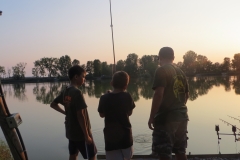 Carpfishing laghetto ai pioppi il tramonto è  magico