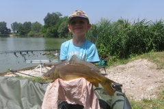 Scuola di Carpfishing Andrea e la sua prima carpa cuoio