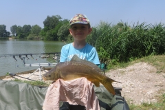 Scuola di Carpfishing Andrea è  già bravo con le sue Nash Draft 10"