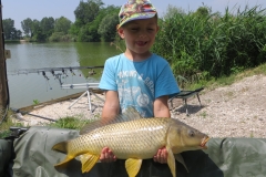 Scuola di Carpfishing questa carpa regina si vuole proprio far fotografare